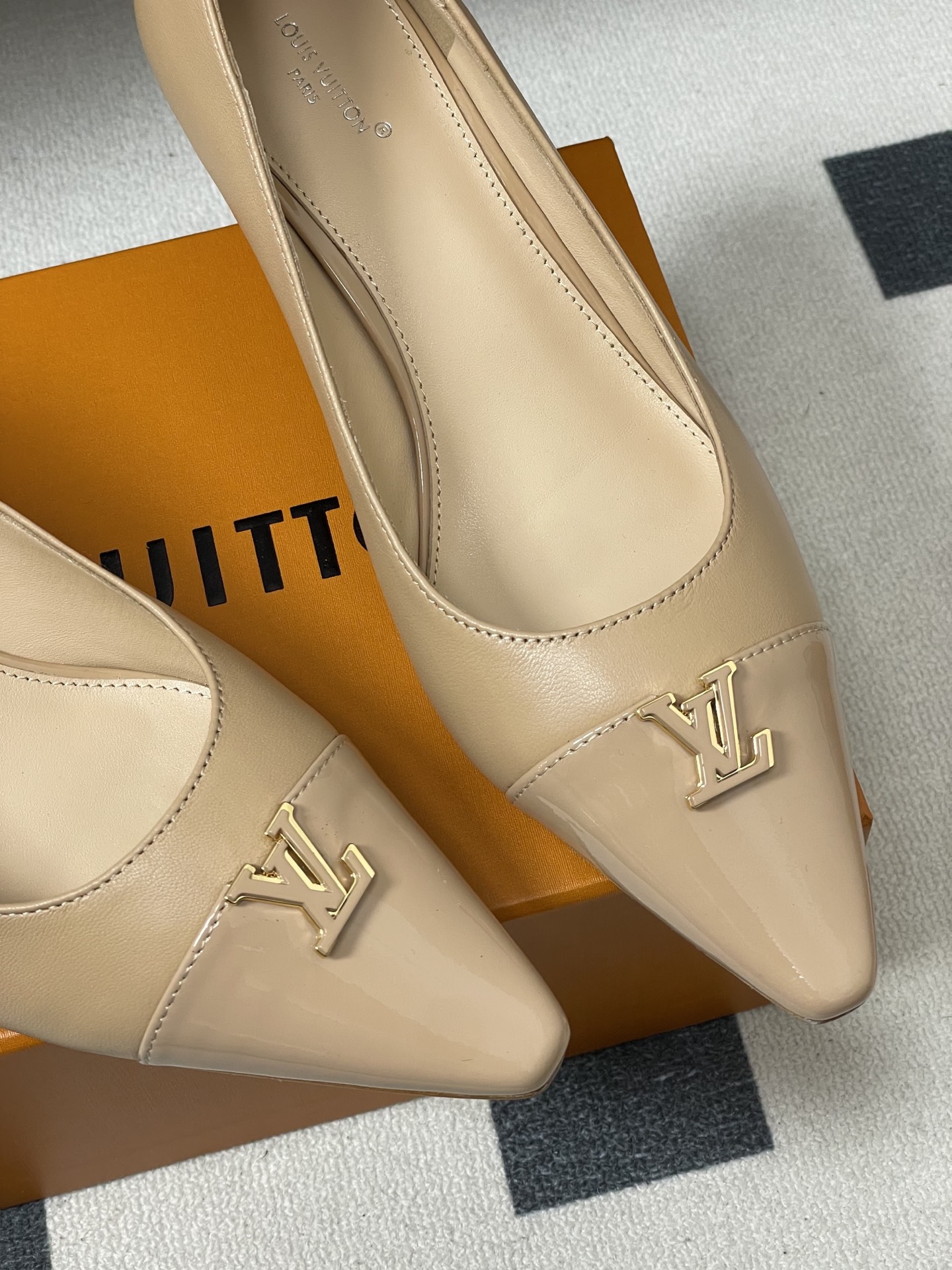 Women's high heels